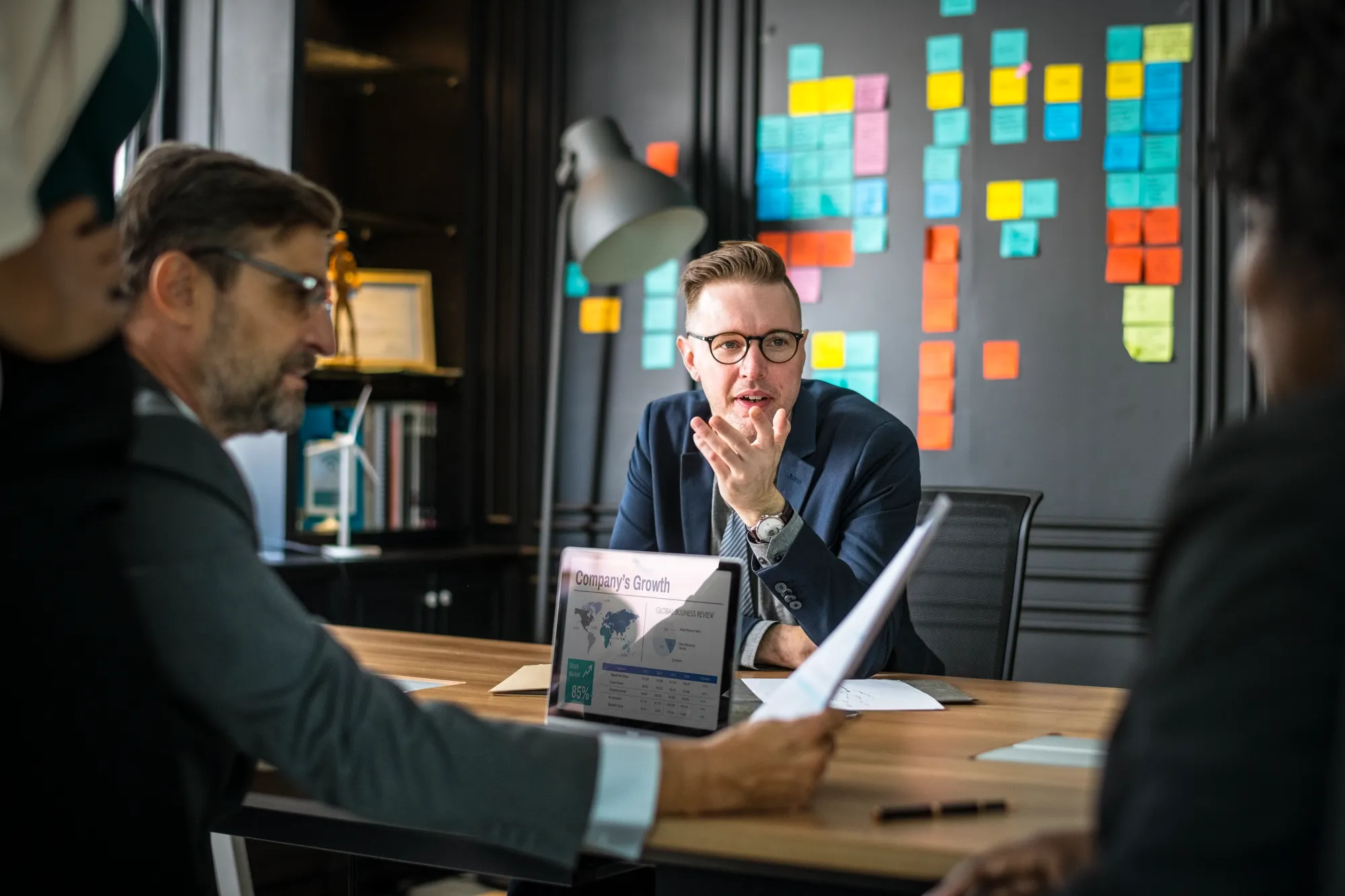 american-analyzing-brainstorming-business-business-people-businessman-1453379-pxhere.com