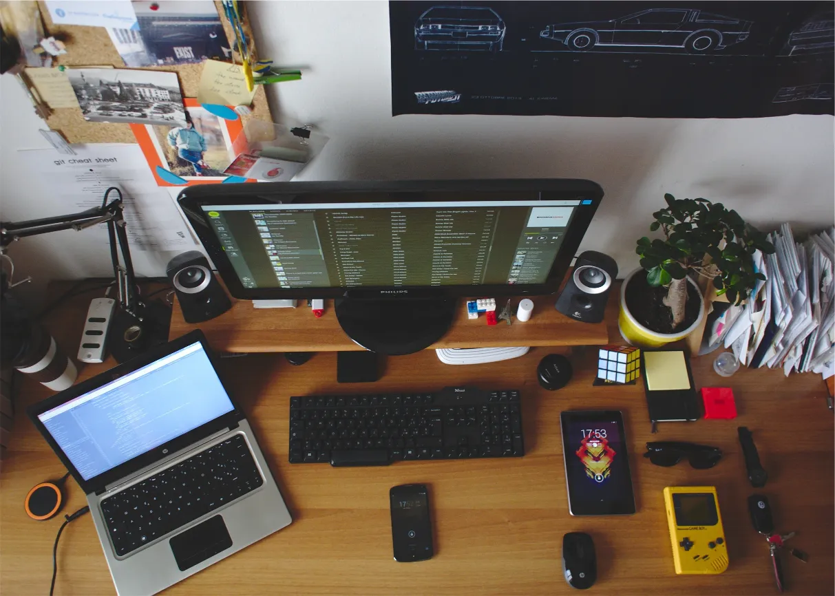 laptop-desk-computer-mobile-keyboard-technology-1079498-pxhere.com_